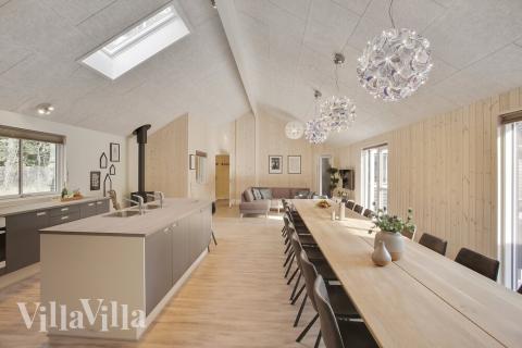 Opholdsrum med plads til 24 i luksushus nr. 406.