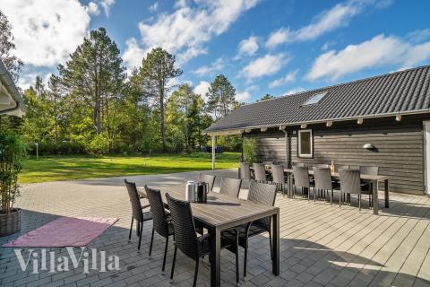 Luksushus nr. 406 har en dejlig terrasse med gode havemøbler til 24 personer.
