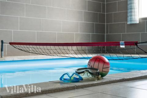 Den lækre pool i luksushuse nr. 408 til 18 personer