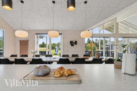 Køkkenet i luksushus nr. 408 er udstyrret, så I let kan lave mad til 18 personer.