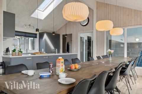 Det store lyse opholdrum i luksushus nr. 408 til 18.