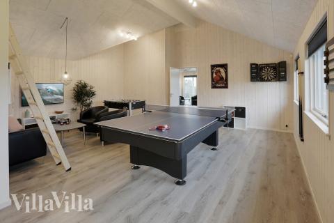 Ud over de mange timer, man kan bruge i husets pool-afdeling, så byder luksushus 392 også på billard/bordtennis og dart