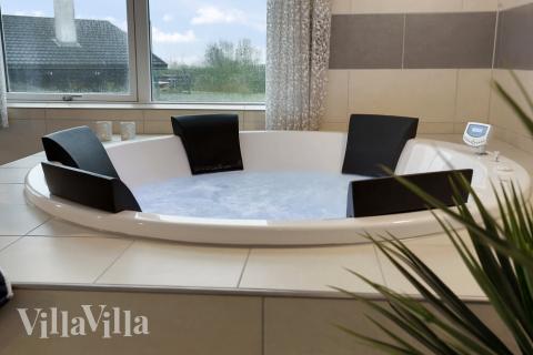 Nyd varmen i spaen i luksushus nr. 392 i Fyn og øer