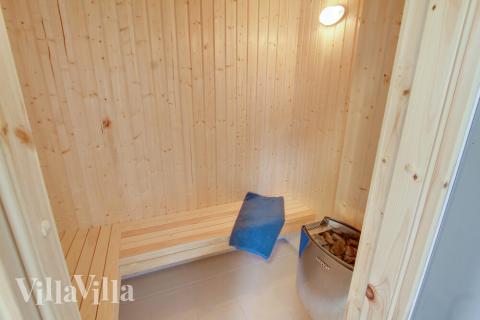 Nyd varmen i saunaen i luksushus nr. 410 til 20 personer