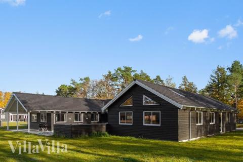 I Nordsjælland ligger dette fine poolhus nr. 410 med plads til 20 personer.