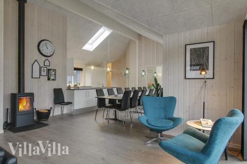 Det store lyse opholdrum i luksushus nr. 409 til 18.