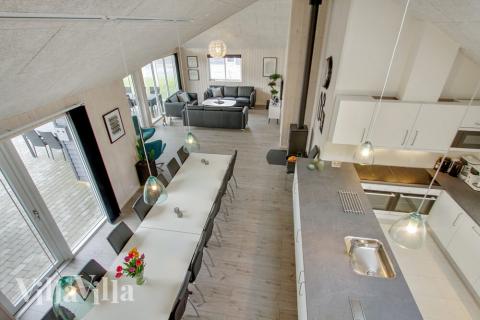 Køkkenet i luksushus nr. 409 er godt indrettet.