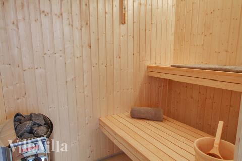 Nyd varmen i saunaen i luksushus nr. 409 til 18 personer