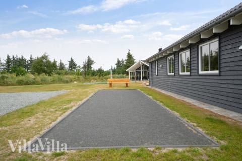 Ud over de mange timer, man kan bruge i husets pool-afdeling, så byder luksushus 409 også på mange udendørs aktiviteter