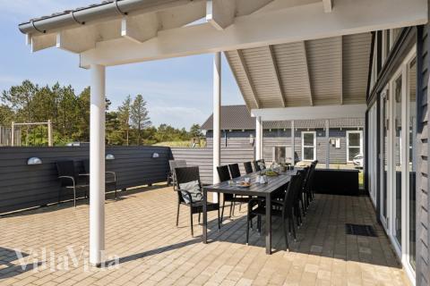 Stor terrasse ved luksushus nr. 409 i Vestjylland.