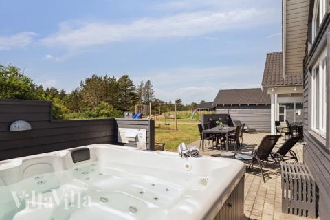 Luksushus nr. 409 byder bl.a. på et dejligt spabad