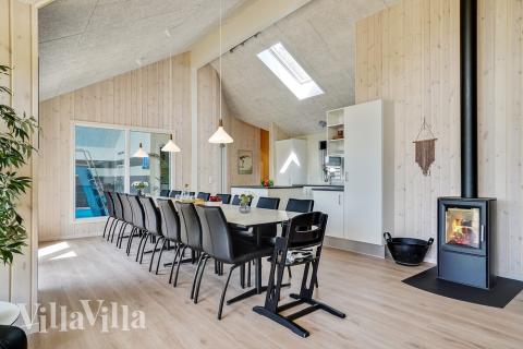 Opholdsrum med plads til 16 i luksushus nr. 416.