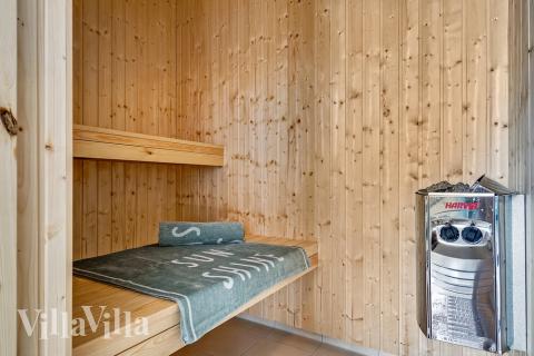 Nyd varmen i saunaen i luksushus nr. 416 til 16 personer