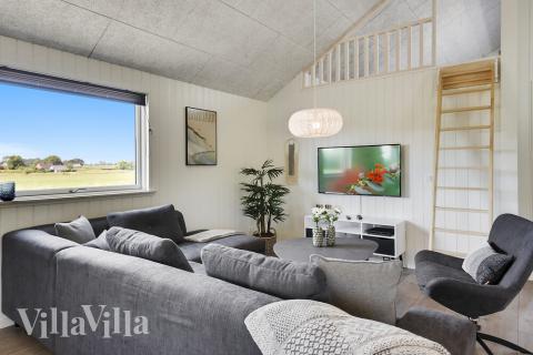 Dyst i sommerhusets aktivitetsrum, når I besøger luksushus nr. 403 i Lolland/Falster/Møn.