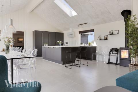 Det store lyse opholdrum i luksushus nr. 403 til 24.