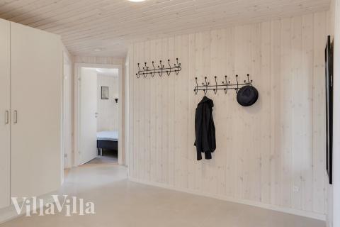 Den rummelige entre i luksushus nr. 403 i Lolland/Falster/Møn