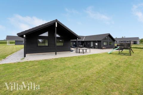 Stor terrasse ved luksushus nr. 403 i Lolland/Falster/Møn.