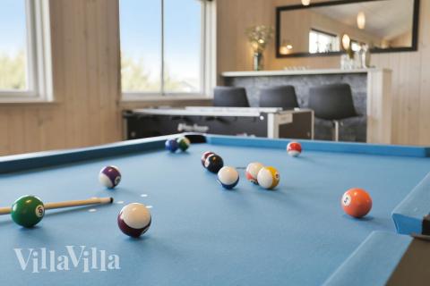 Aktivitetsrum i luksushus nr. 413 med 7 soveværelser og plads til 20 personer.