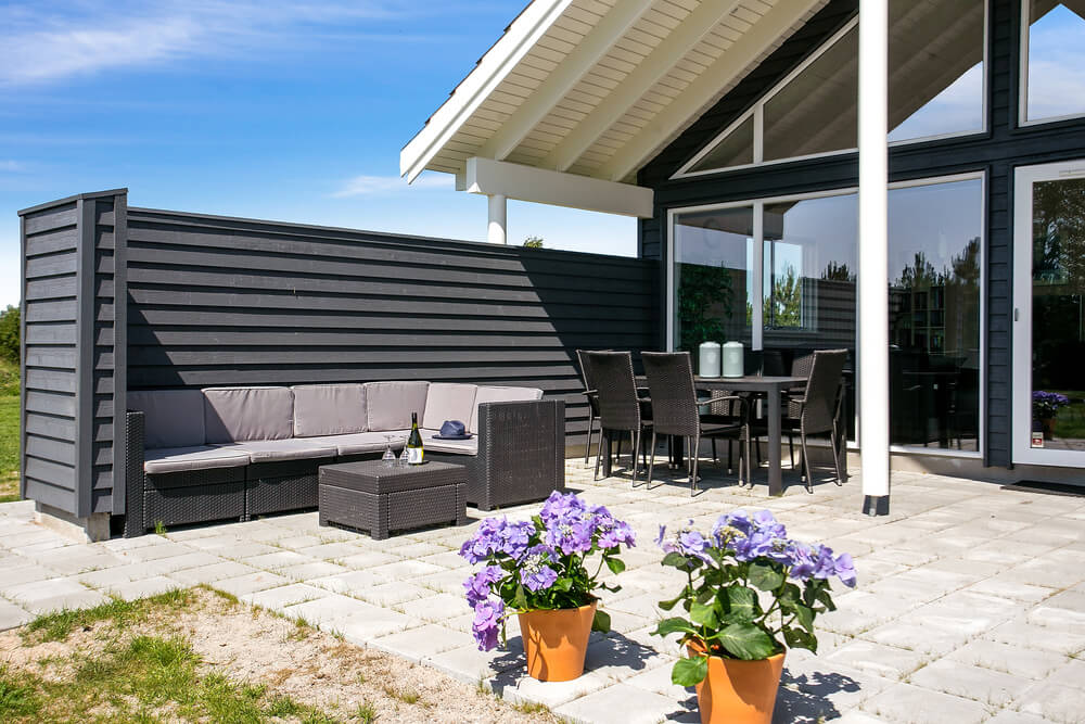 Luksushus nr. 413 har en dejlig terrasse med gode havemøbler til 20 personer.