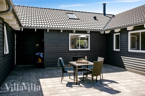 Stor terrasse ved luksushus nr. 413 i Lolland/Falster/Møn.