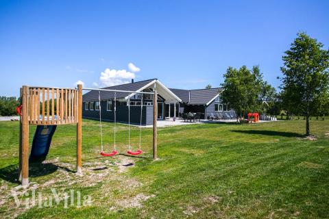 Stort udvalg af udendørs aktiviteter ved luksushus nr. 413 i Lolland/Falster/Møn.