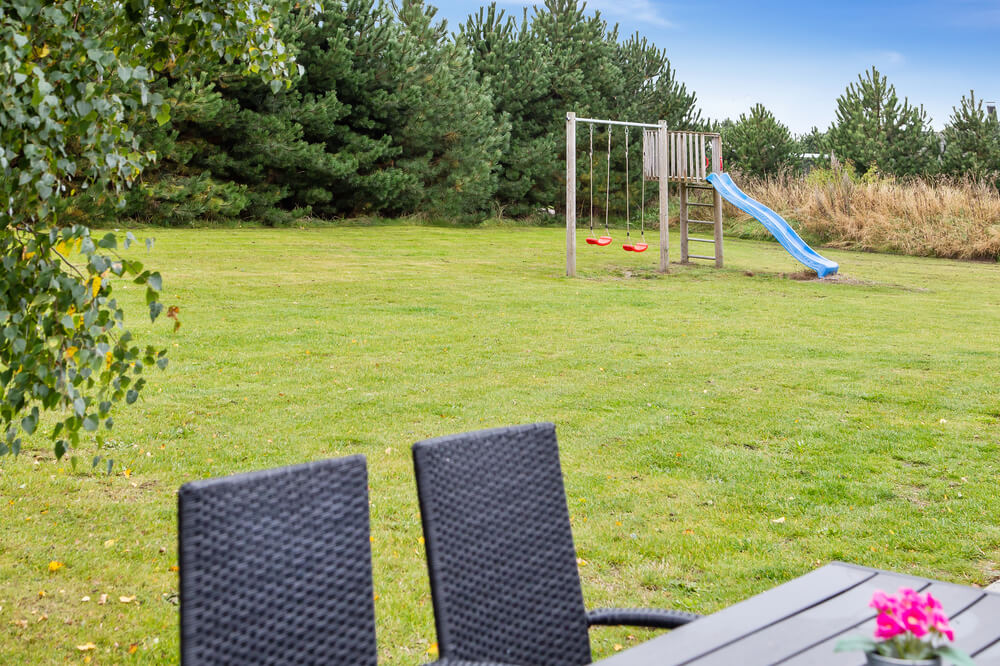 Ud over de mange timer, man kan bruge i husets pool-afdeling, så byder luksushus 413 også på mange udendørs aktiviteter