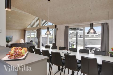 Opholdsrum med plads til 14 i luksushus nr. 418.