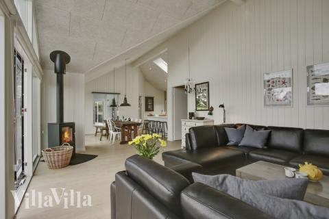 Det store lyse opholdrum i luksushus nr. 411 til 14.