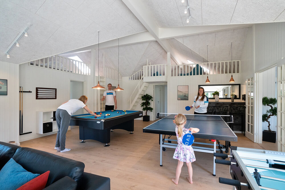 Ud over de mange timer, man kan bruge i husets pool-afdeling, så byder luksushus 412 også på billard/bordtennis og dart