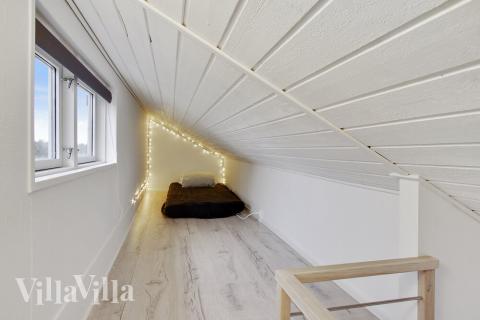 Den store hems i luksushus nr. 423 til 28 personer