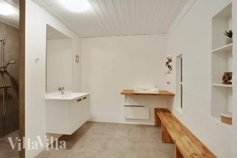 Ét af badeværelserne i luksushus nr. 423