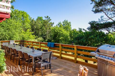 Stor terrasse ved luksushus nr. 423 i Østjylland.