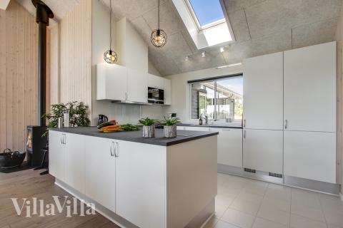 Køkkenet i luksushus nr. 421 er godt indrettet.