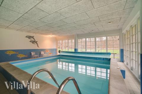 Den lækre pool i luksushuse nr. 414 til 22 personer