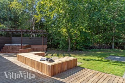 Luksushus nr. 414 har en dejlig terrasse med gode havemøbler til 22 personer.