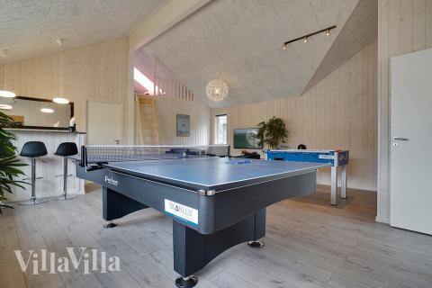 Aktivitetsrum i luksushus nr. 425 med 6 soveværelser og plads til 16 personer.