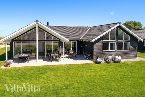 Dette skønne poolhus nr. 717 med plads til 16 personer ligger i Tyskland