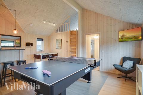 Ud over de mange timer, man kan bruge i husets pool-afdeling, så byder luksushus 723 også på billard/bordtennis og dart