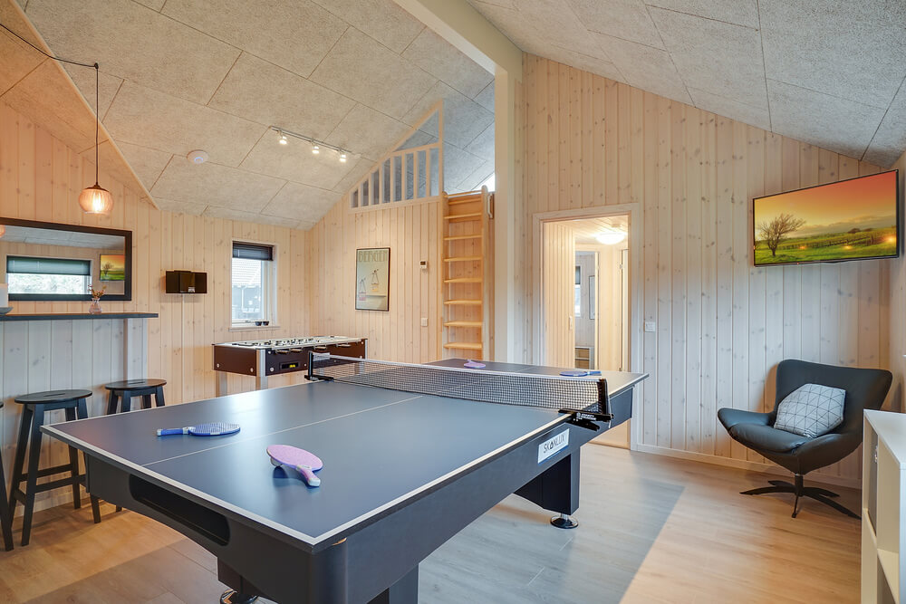 Ud over de mange timer, man kan bruge i husets pool-afdeling, så byder luksushus 723 også på billard/bordtennis og dart
