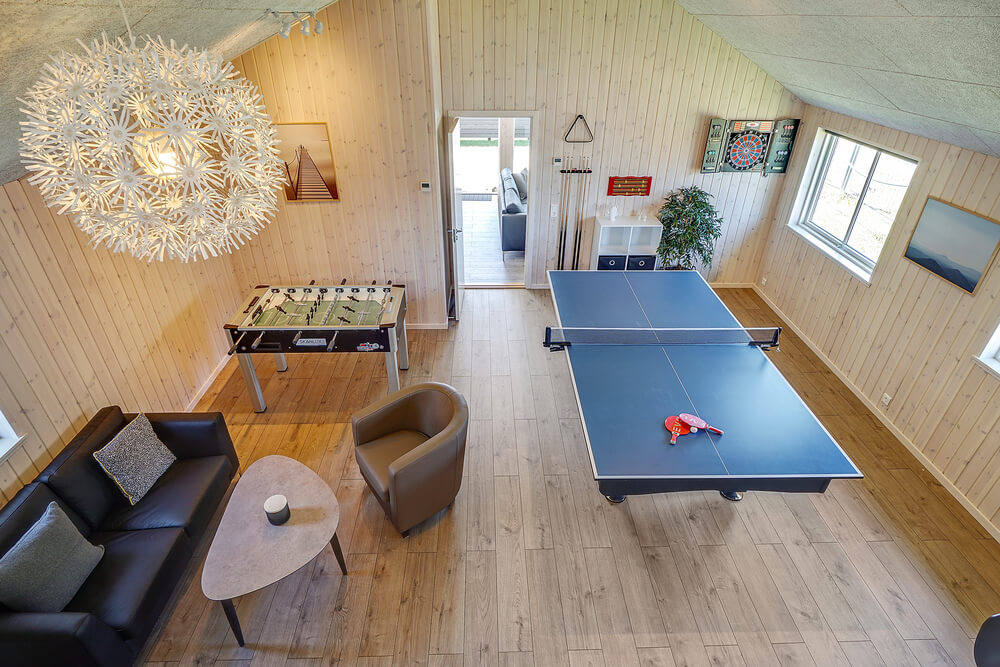 Ud over de mange timer, man kan bruge i husets pool-afdeling, så byder luksushus 716 også på billard/bordtennis og dart