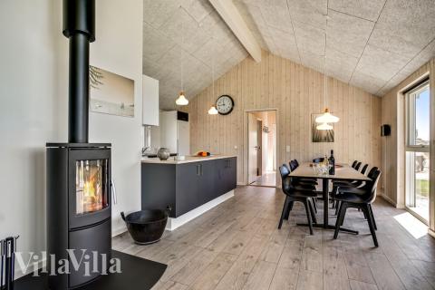 Det store lyse opholdrum i luksushus nr. 718 til 12.