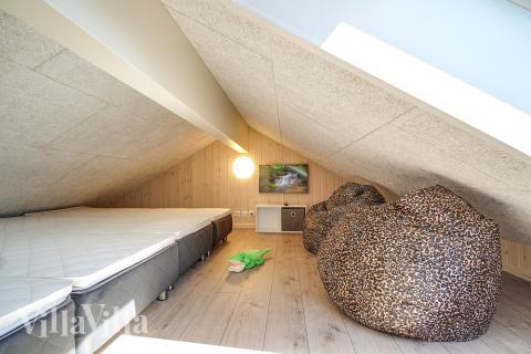 Nogle af de 12 sovepladser findes på hemsen i luksushus nr. 718