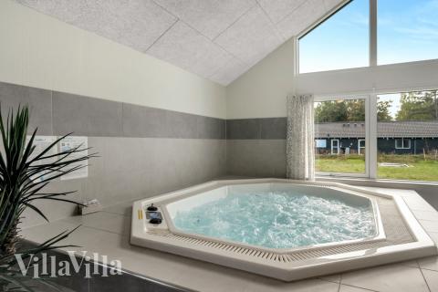 Nyd varmen i spaen i luksushus nr. 438 i Nordsjælland