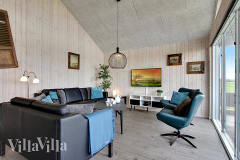 Det store lyse opholdrum i luksushus nr. 424 til 14.