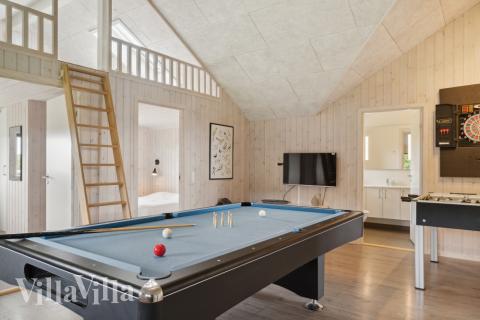 Ud over de mange timer, man kan bruge i husets pool-afdeling, så byder luksushus 427 også på billard/bordtennis og dart