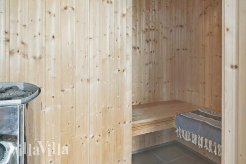 Nyd varmen i saunaen i luksushus nr. 427 til 14 personer