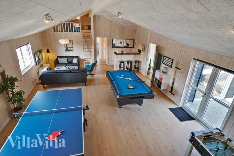 Aktivitetsrum i luksushus nr. 439 med 9 soveværelser og plads til 24 personer.