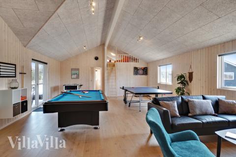 Ud over de mange timer, man kan bruge i husets pool-afdeling, så byder luksushus 439 også på billard/bordtennis og dart