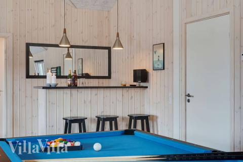Luksushus 439 til 24 personer byder på et stort aktivitetsrum med bl.a. billard og dart