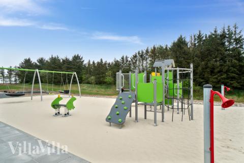 Ude-aktiviteter omkring sommerhus nr. 431.